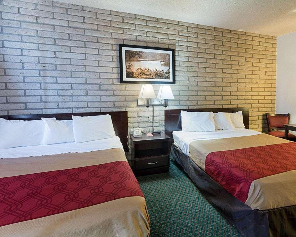 Econo Lodge San Angelo Room photo