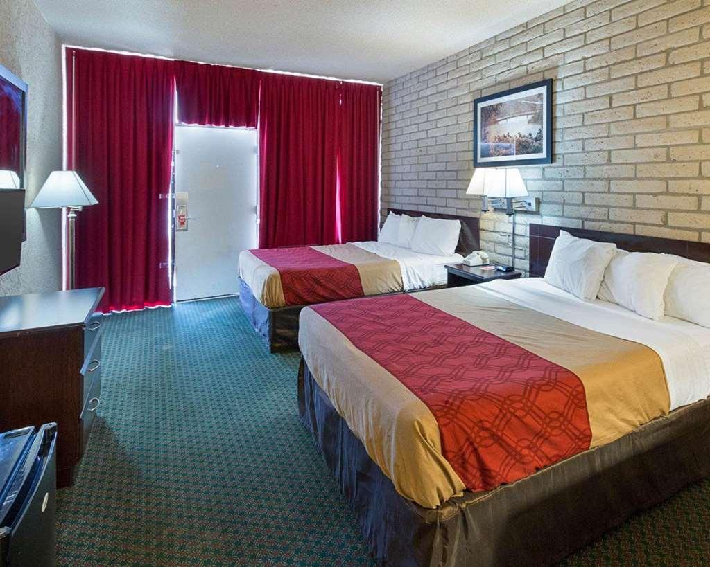 Econo Lodge San Angelo Room photo