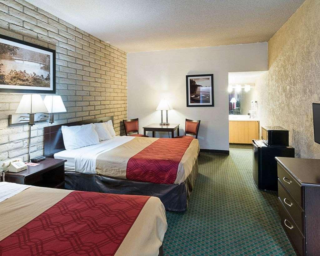 Econo Lodge San Angelo Room photo