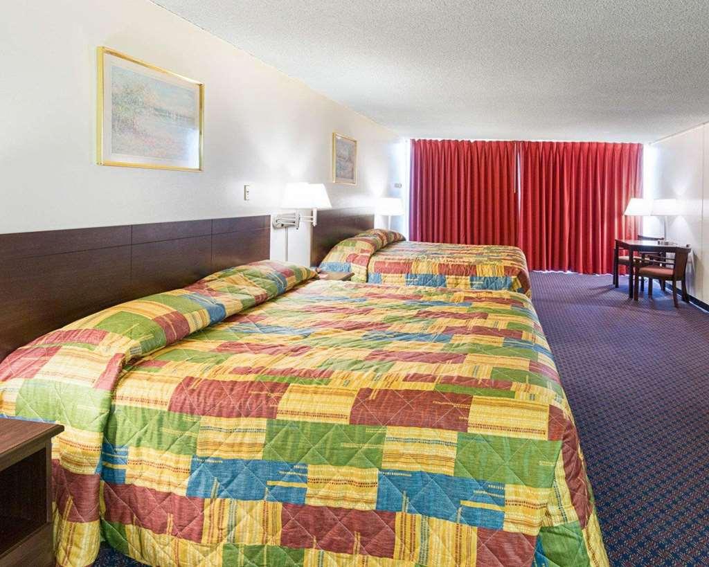 Econo Lodge San Angelo Room photo