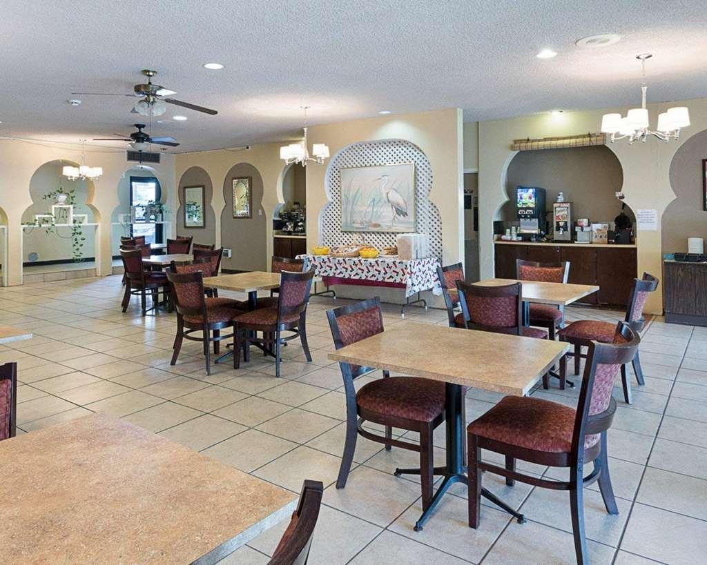 Econo Lodge San Angelo Restaurant photo